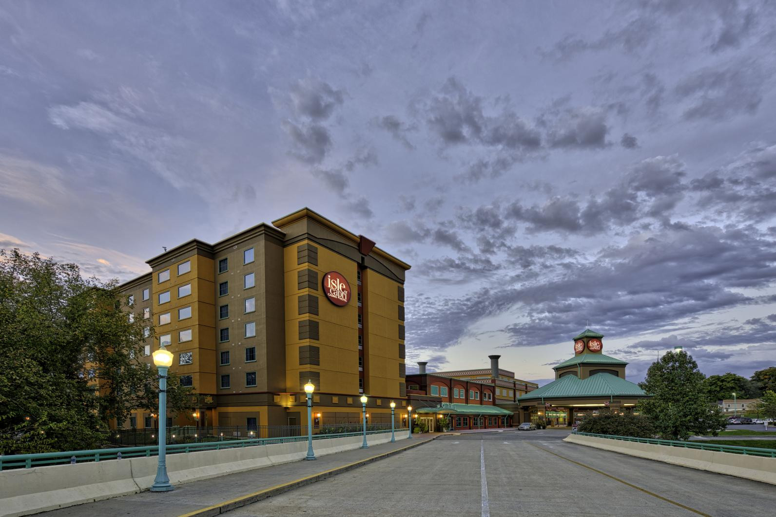 The outside of an Isle of Capri Casino at sunrise.