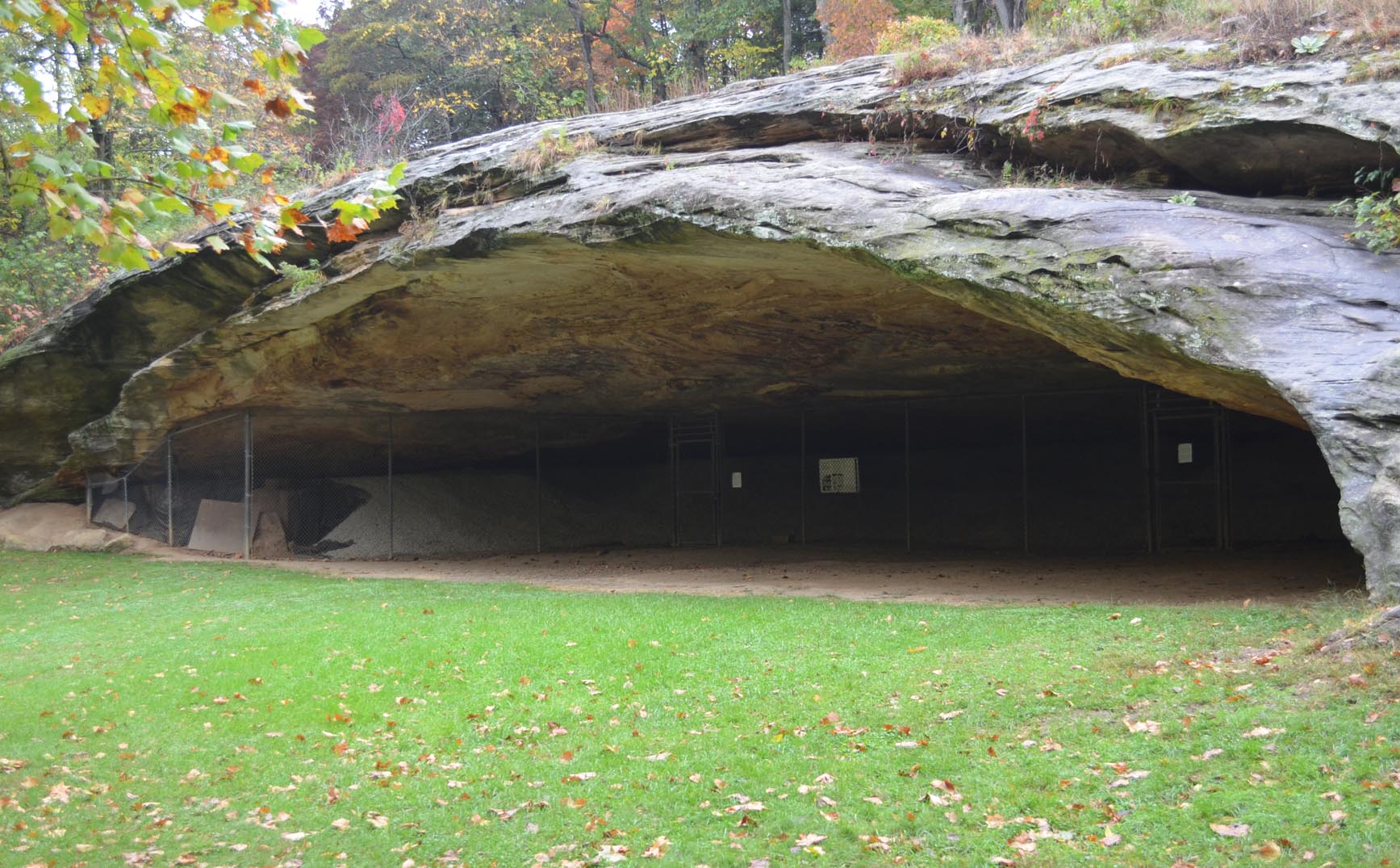 Graham Cave State Park