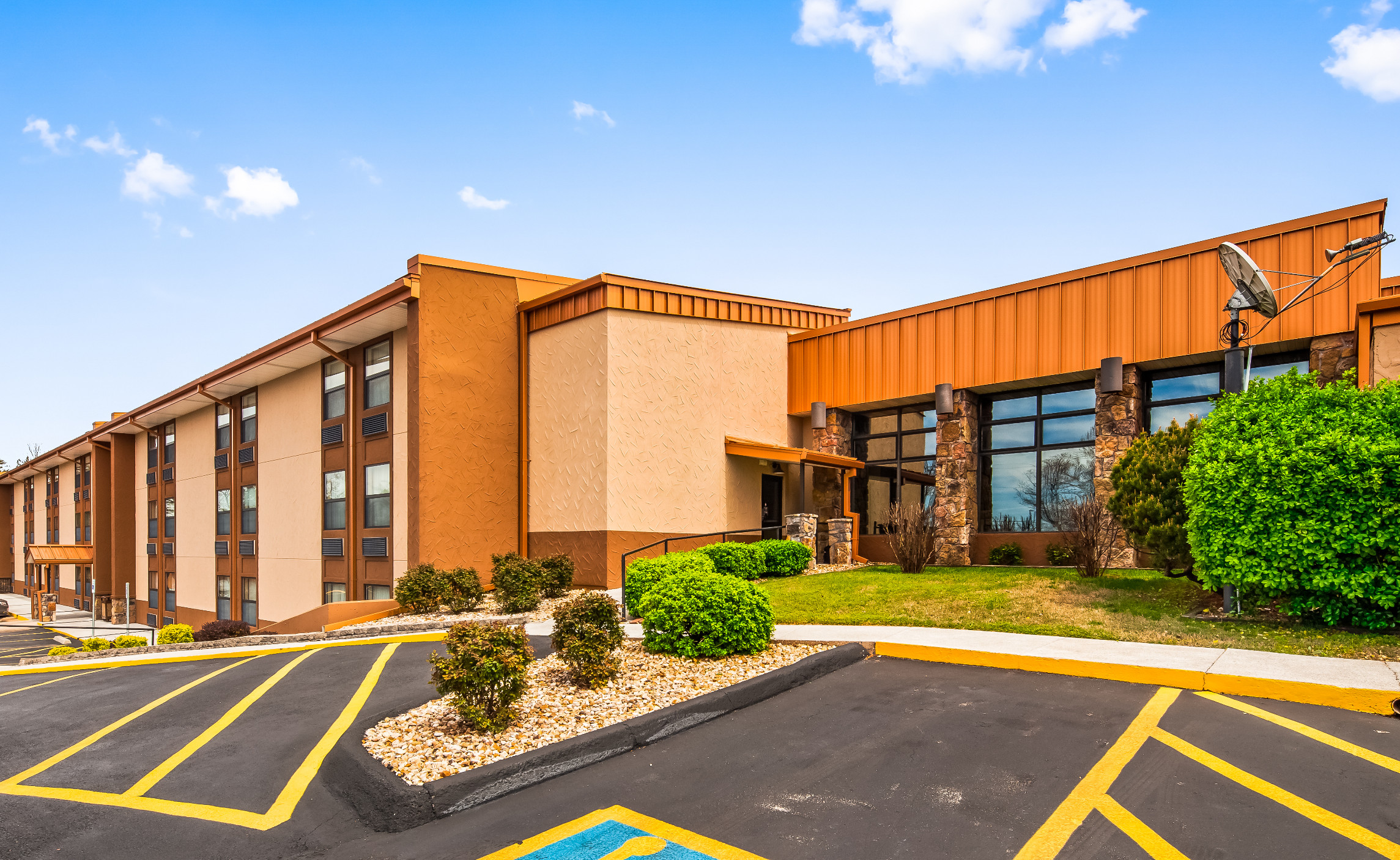 Myer Hotels - Best Western - Center Pointe