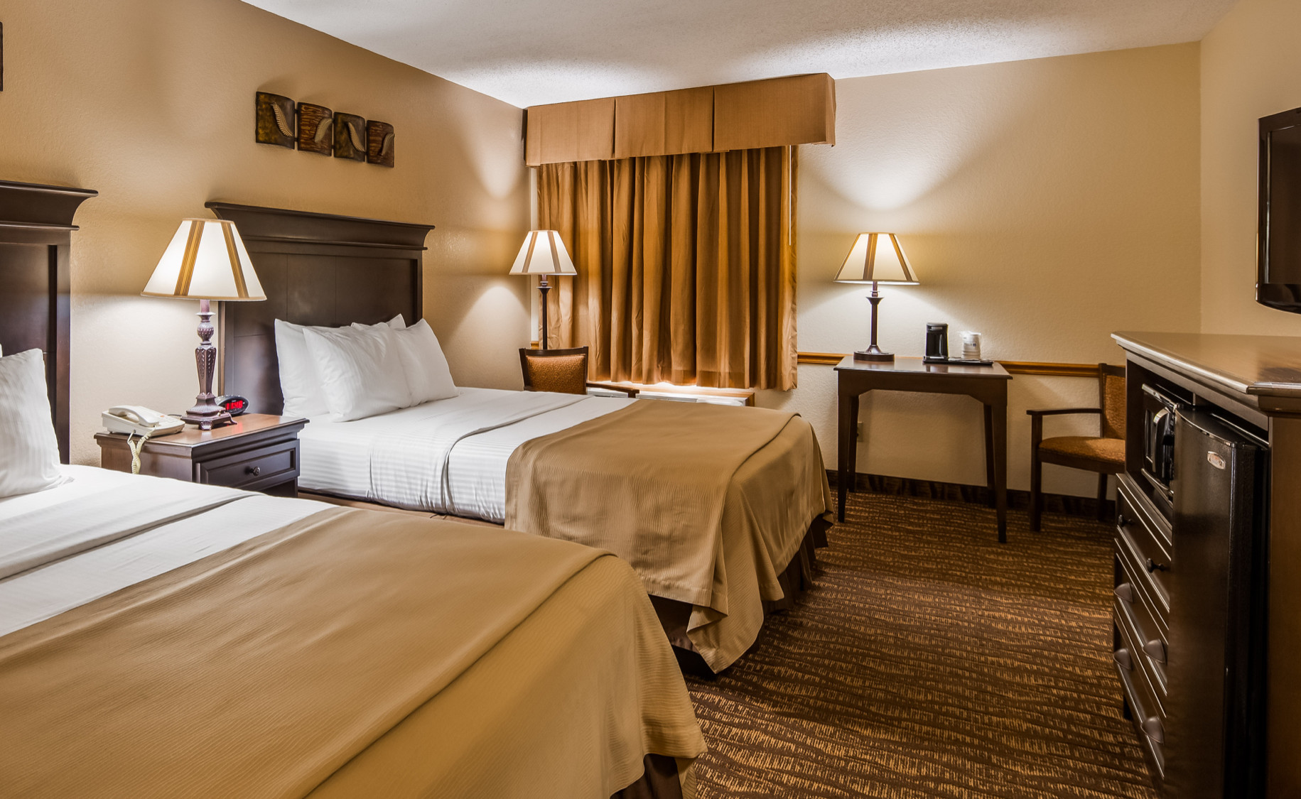 Best Western Center Pointe Inn Queen Room