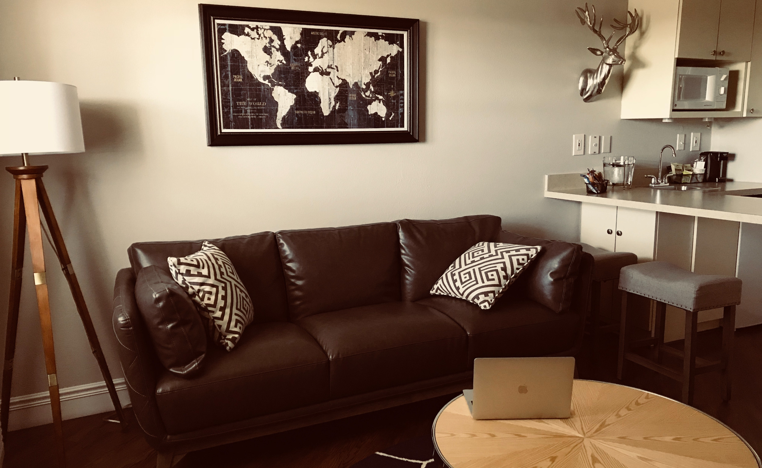 Suite Lounge