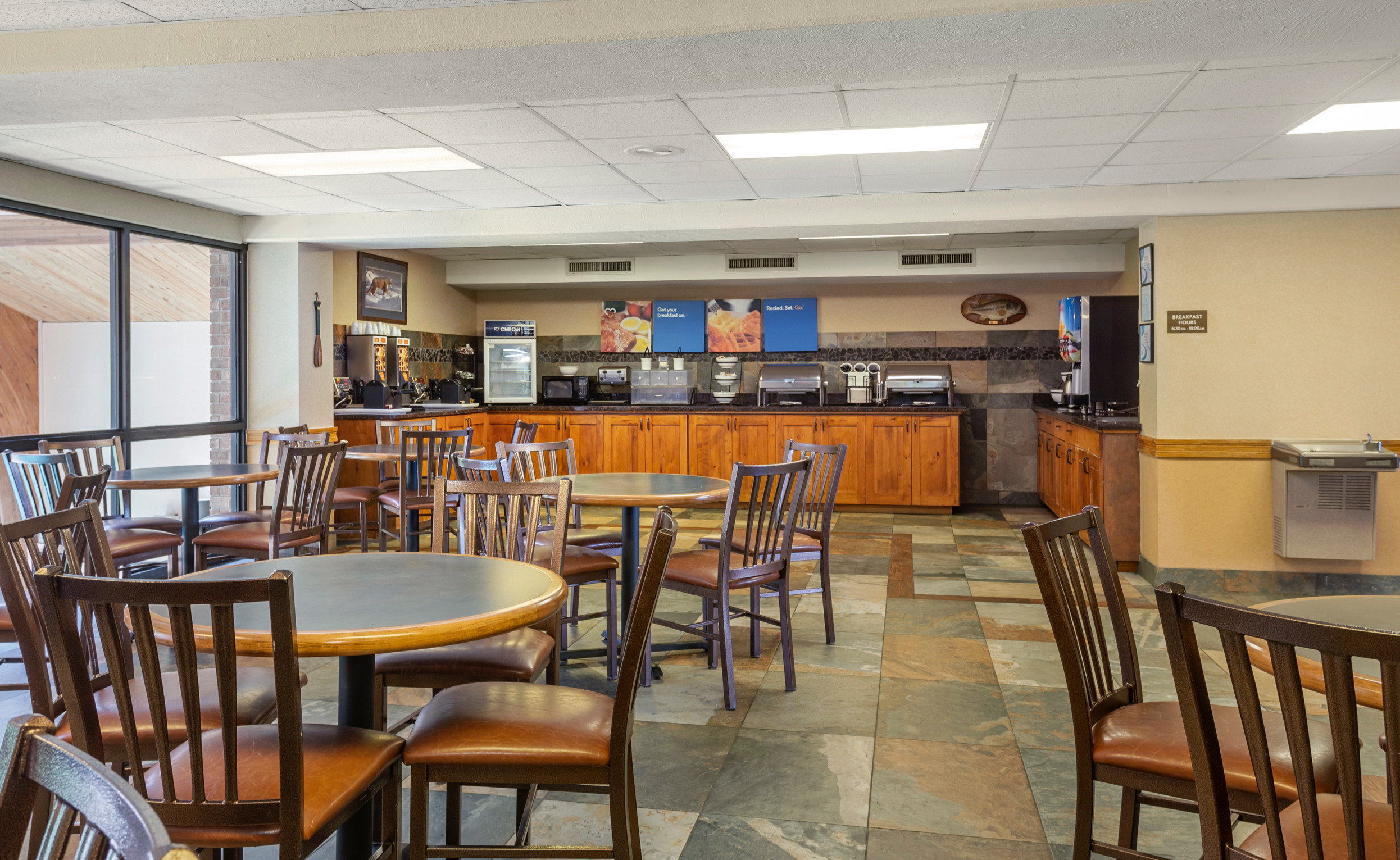 Free Breakfast at the Comfort Inn at Thousand Hills