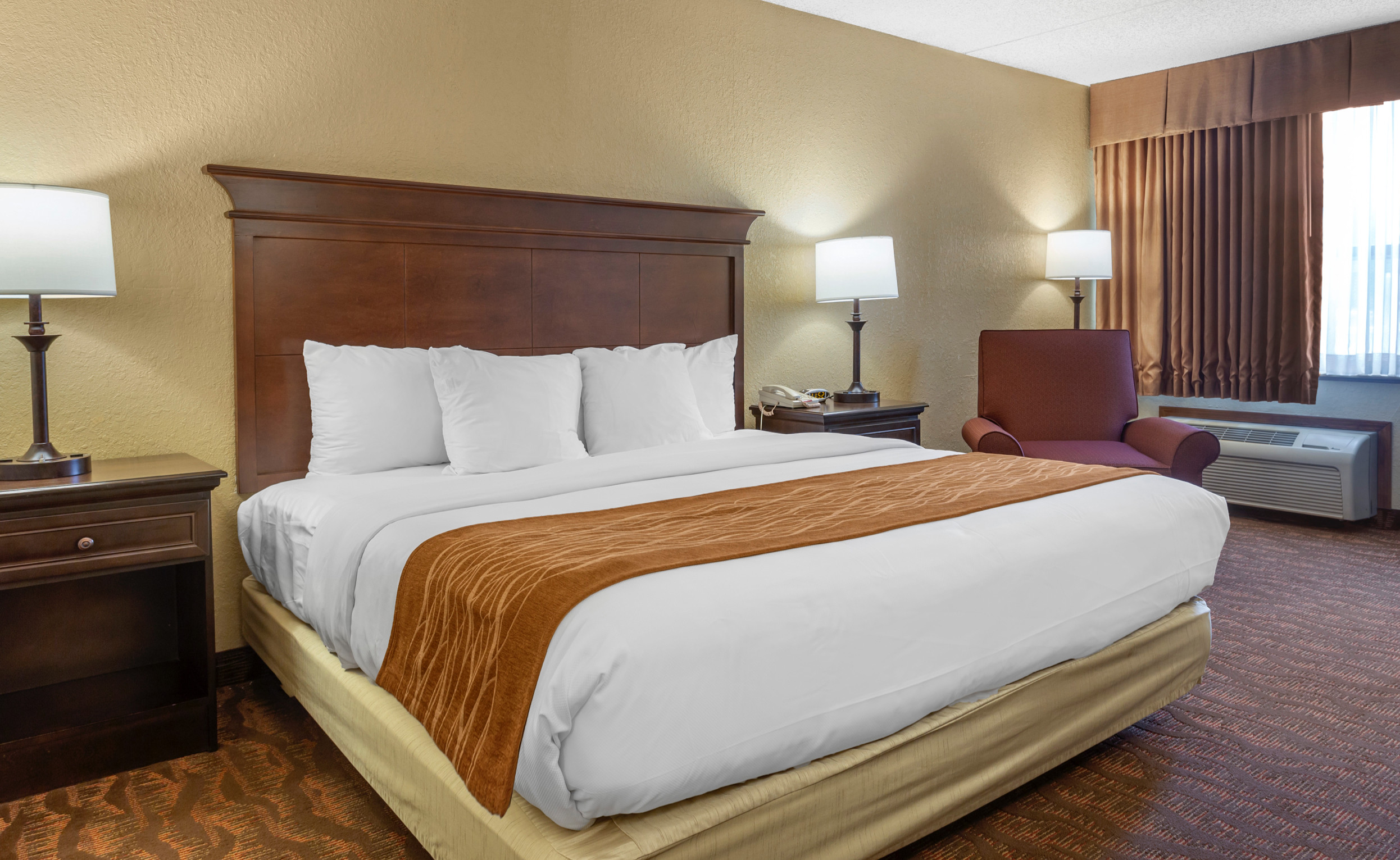 King Room at the Comfort Inn at Thousand Hills - Branson