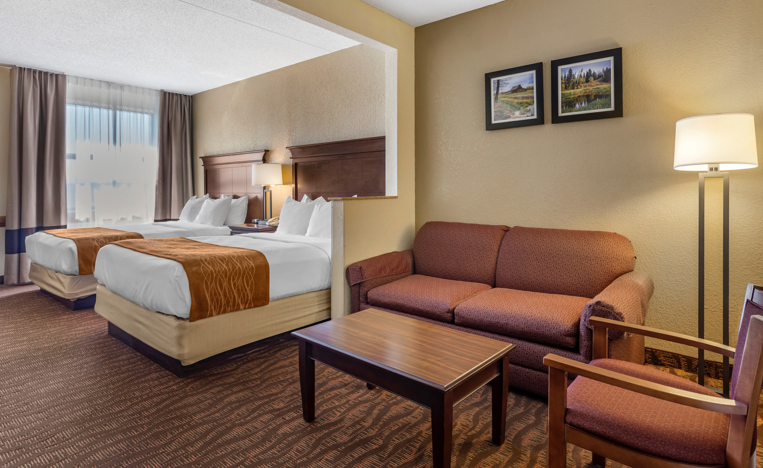 Queen Suite at the Comfort Inn & Suites Branson Meadows