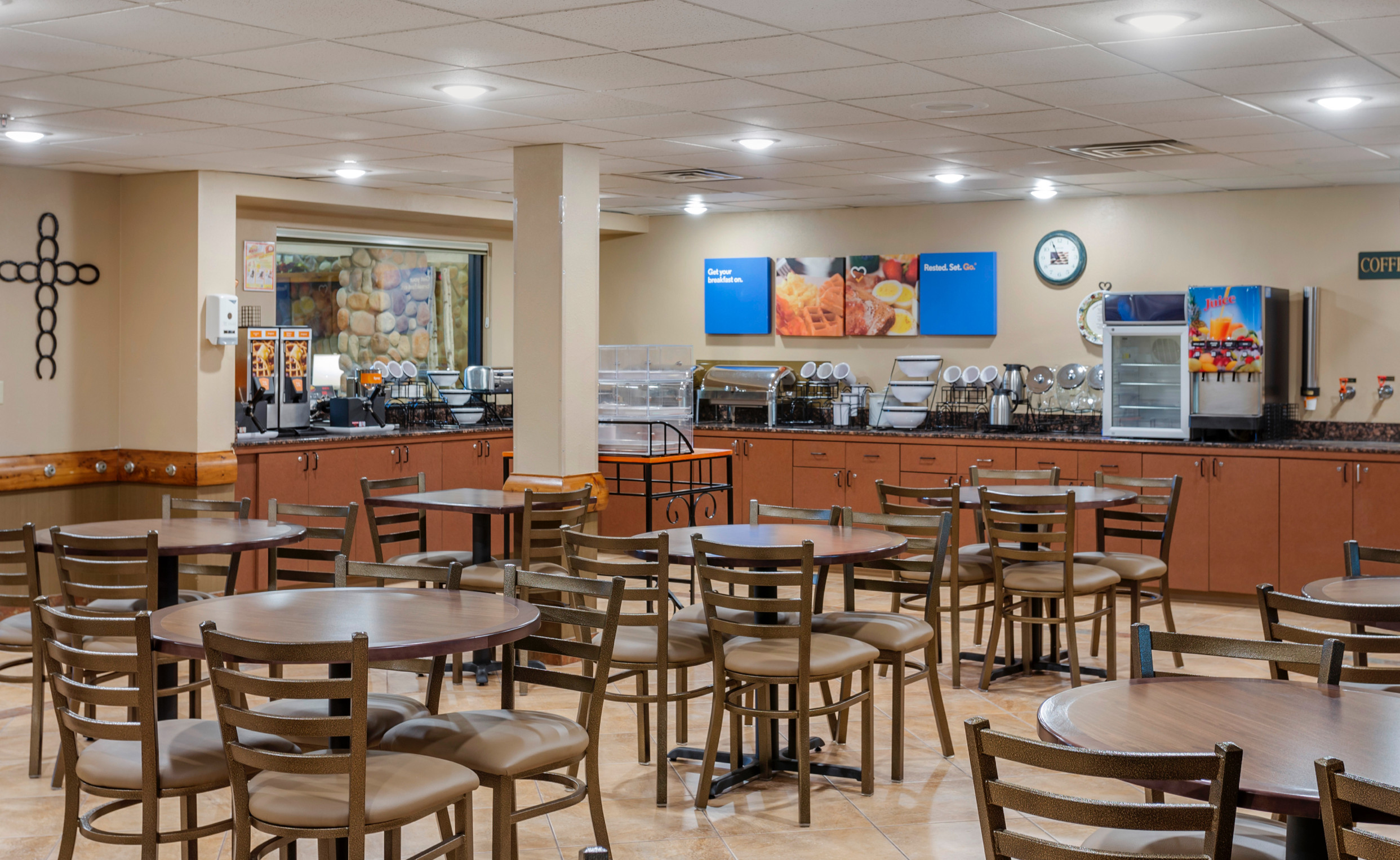 Free Breakfast at the Comfort Inn & Suites