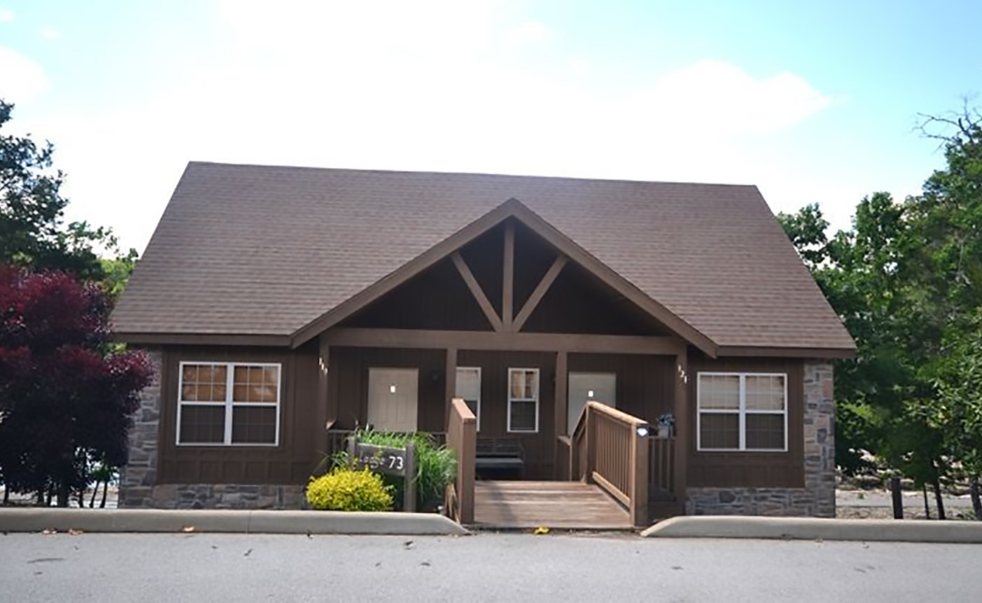 Lakeside Fun 1Br Lodge Near Pool - Front