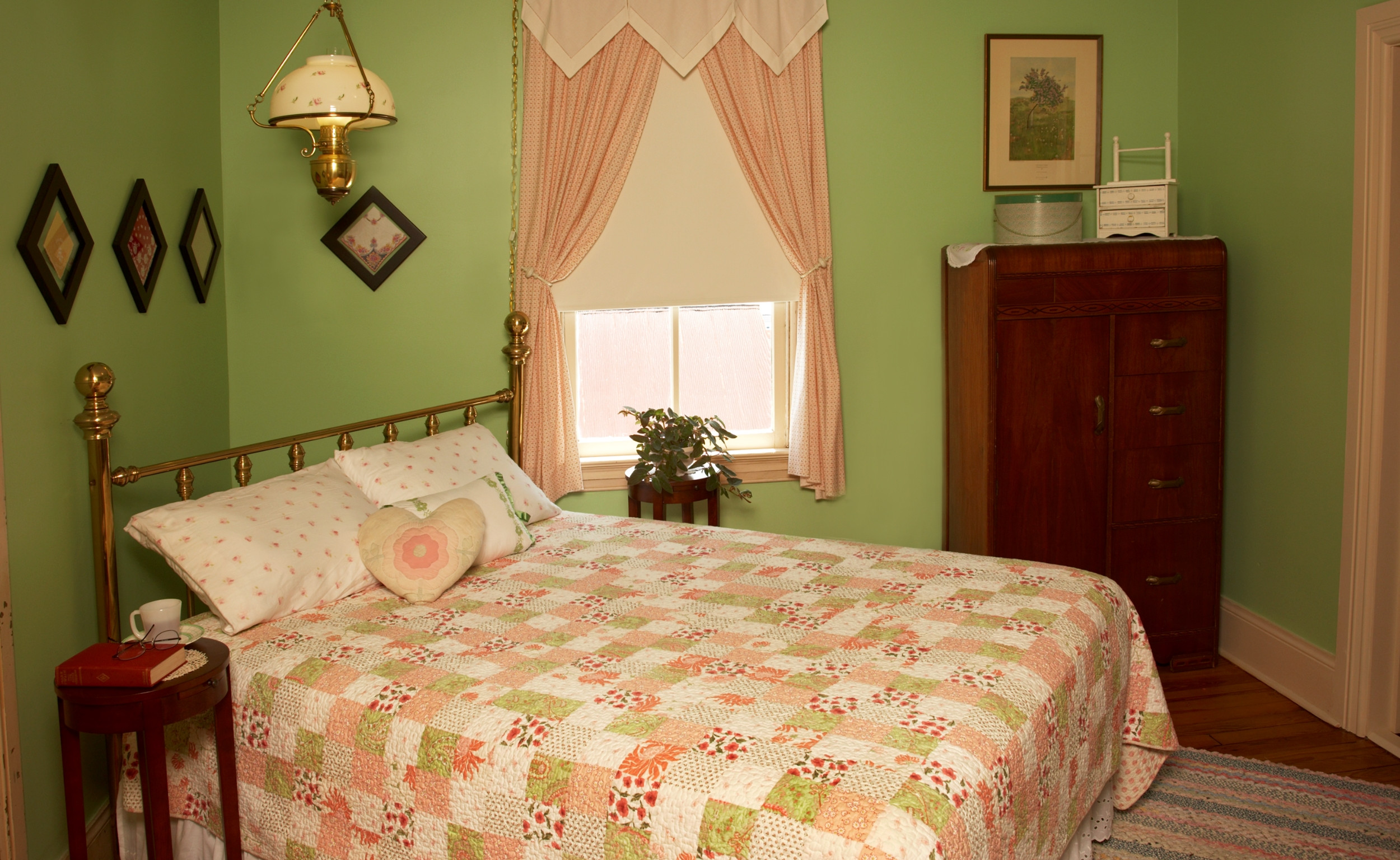 Girl's Room