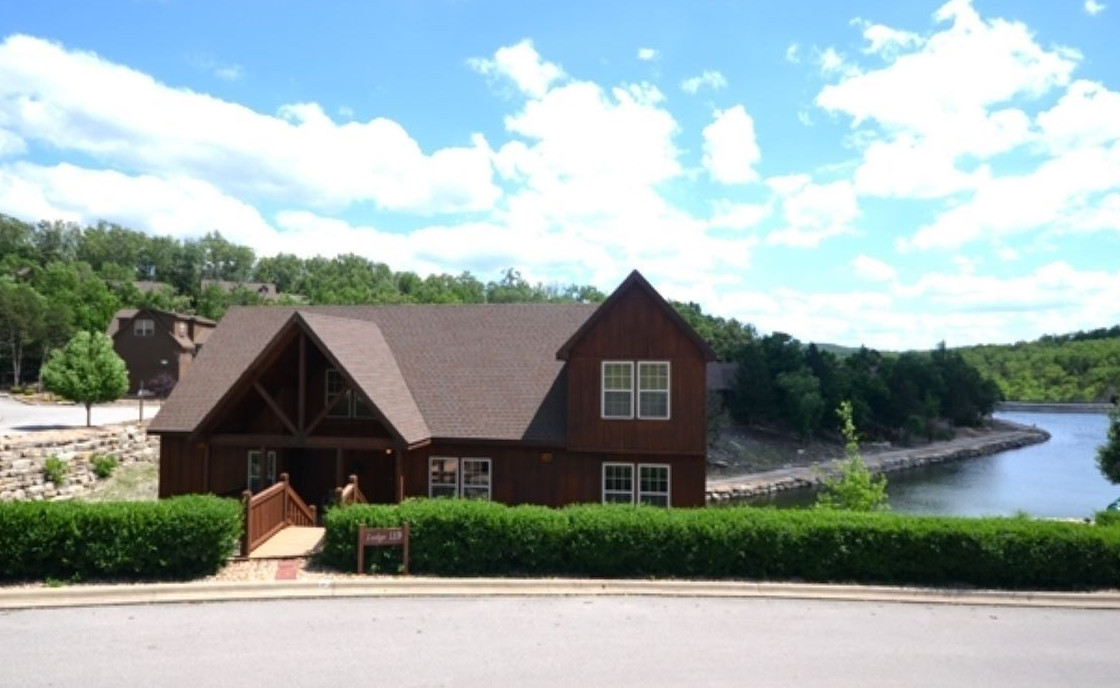 Family Funtimes 4-Br, 4Ba Lakefront Cabin