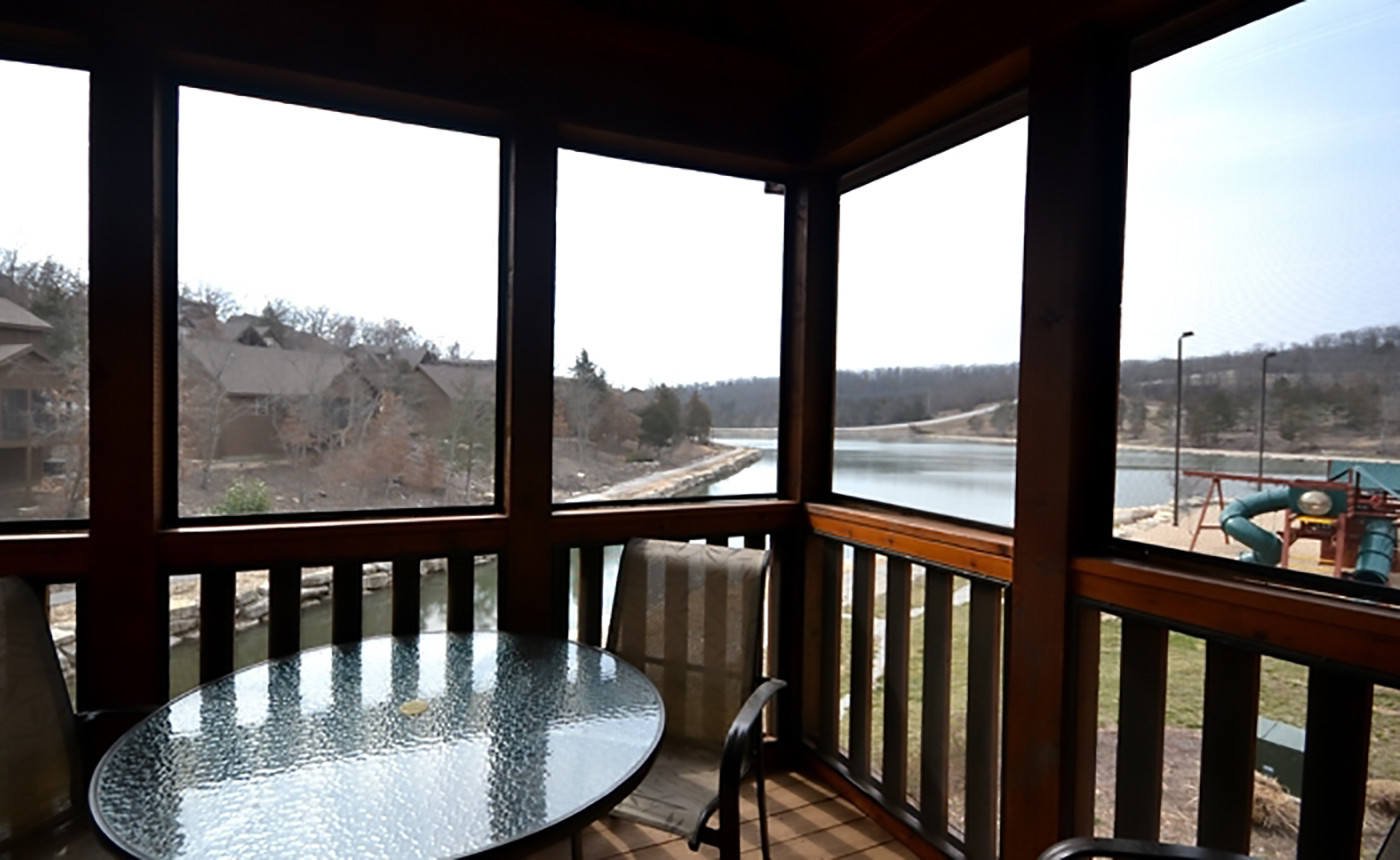 Family Funtimes 4-Br, 4Ba Lakefront Cabin