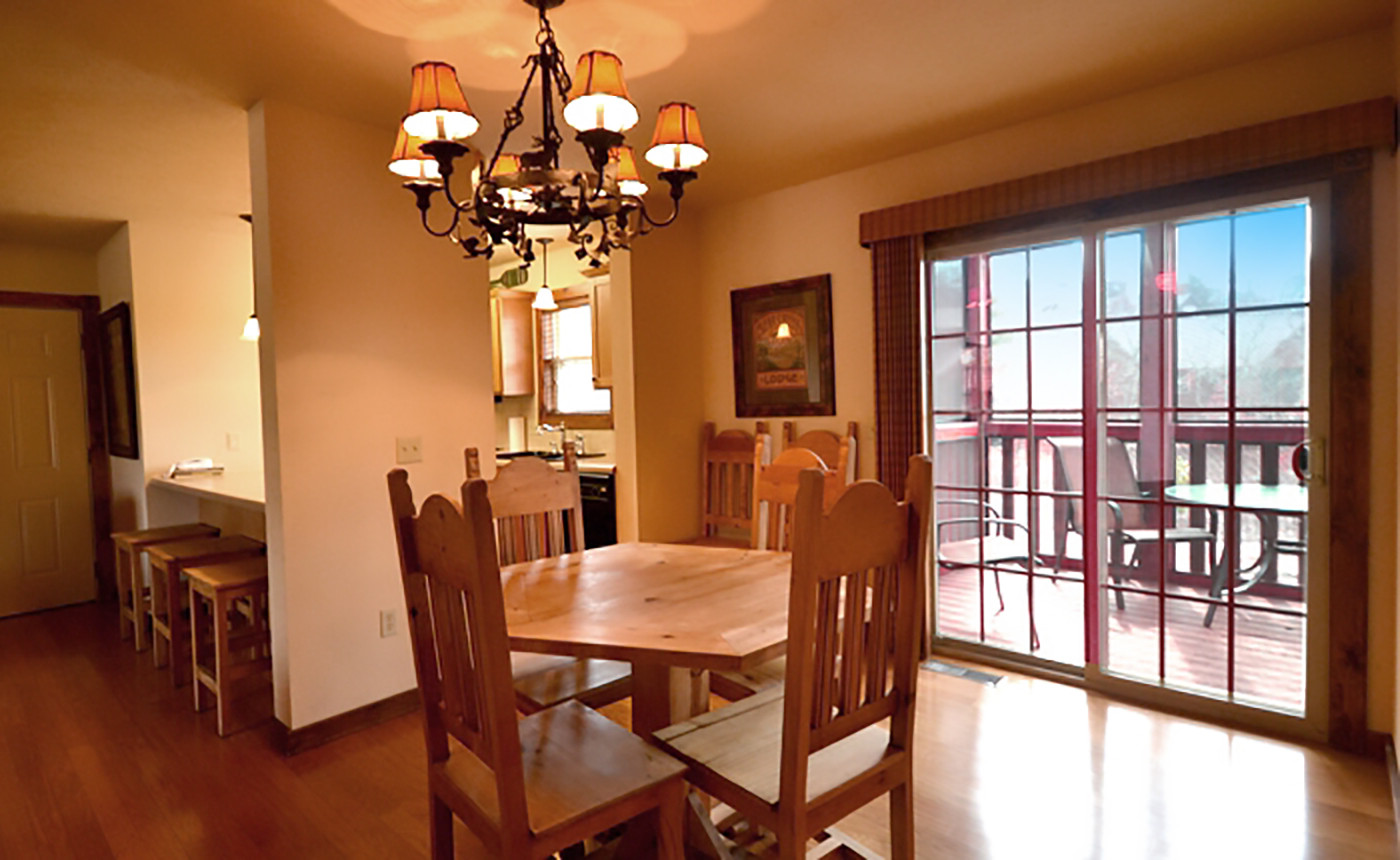 Family Funtimes 4-Br, 4Ba Lakefront Cabin