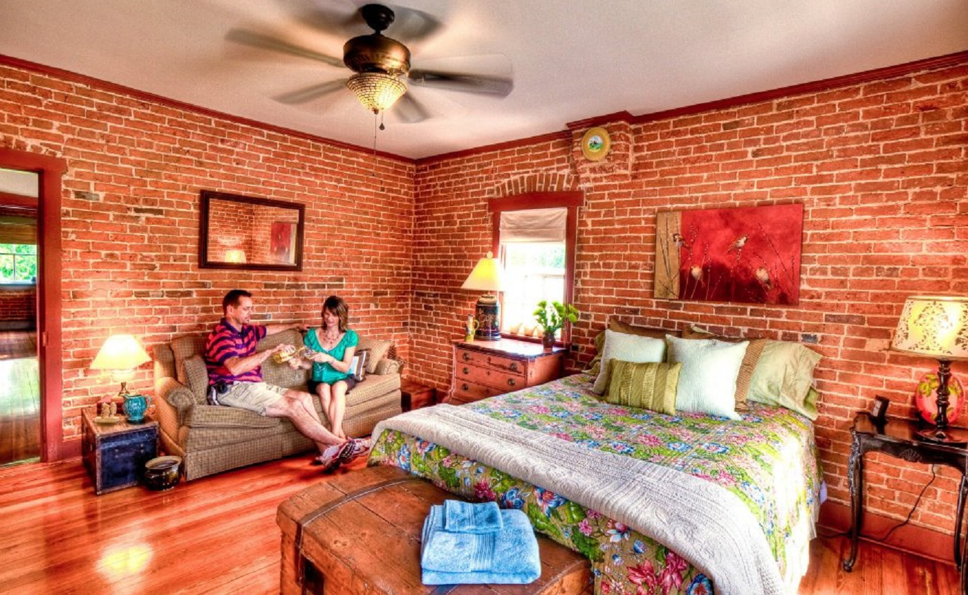 Bedroom 2 with Queen bed and extra sofa