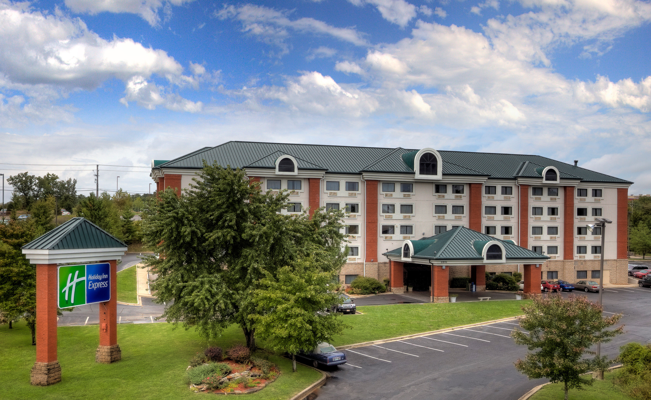 Myer Hotels-- HIE Green Mtn. Drive