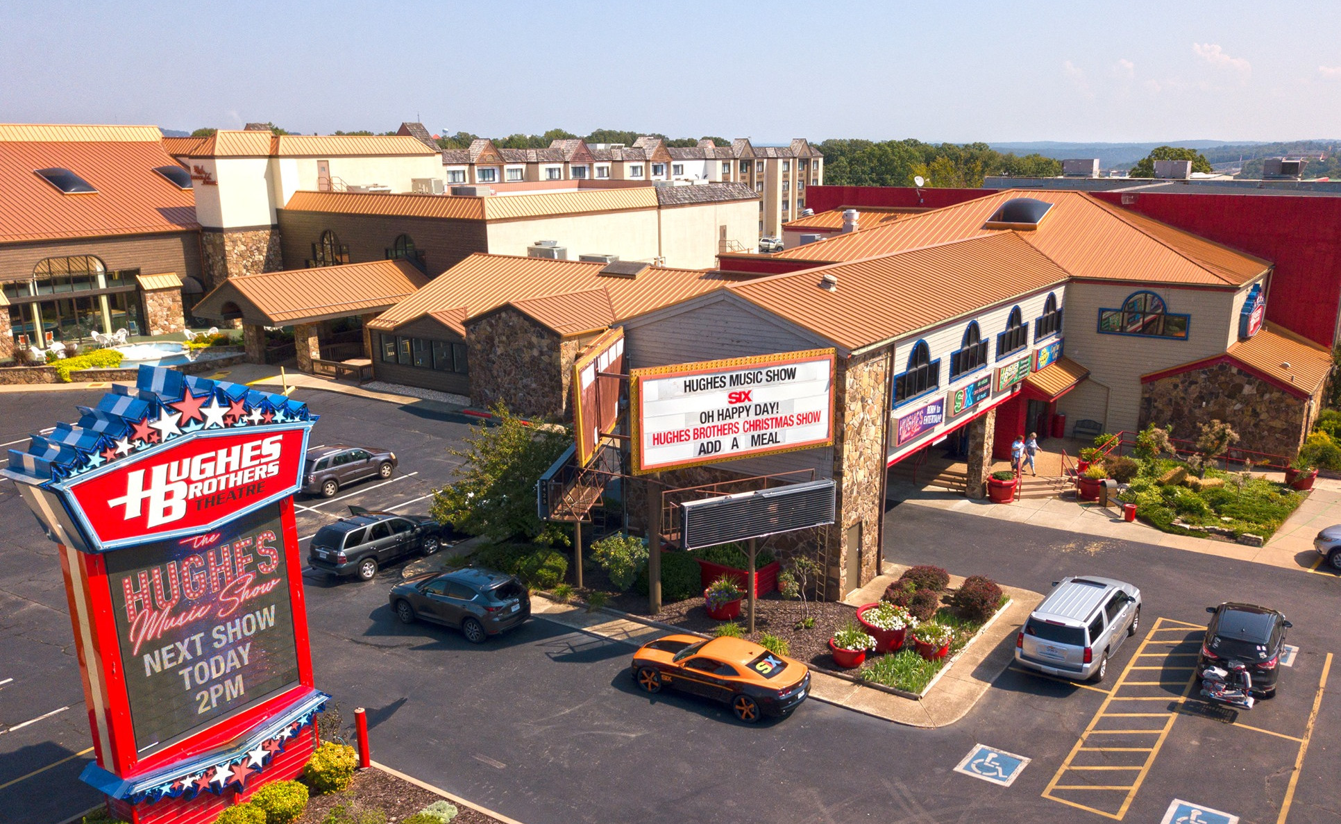 Theater located on "the strip" next to Lodge of the Ozarks and The Tracks