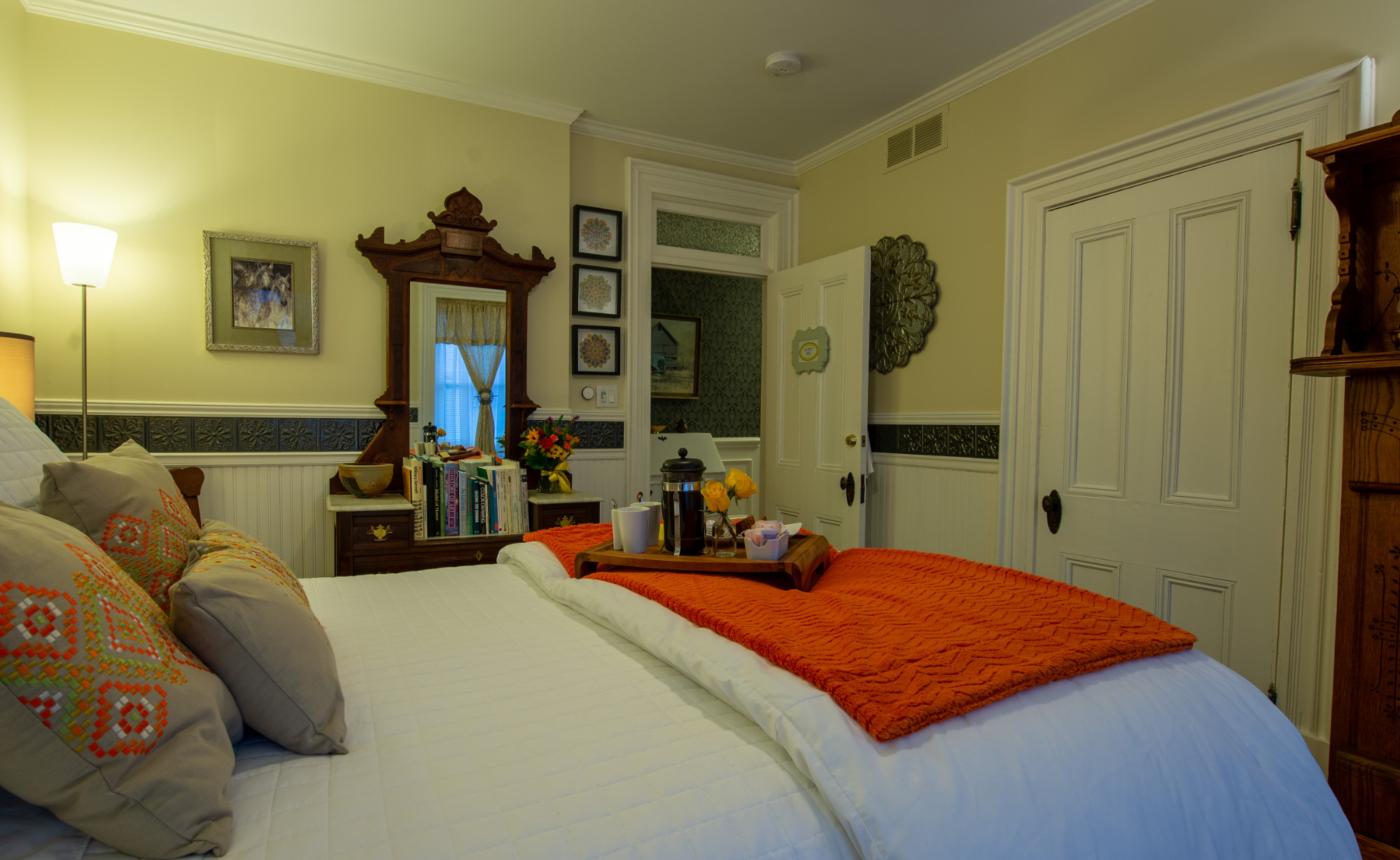 Main Street Inn - Old Kate's Room