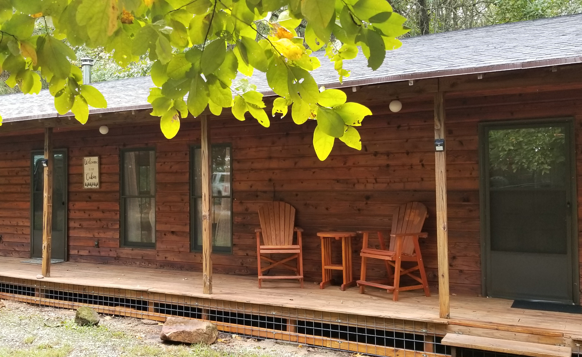 Mutton Creek Getaway Airbnb vacation home rental sleeps 10.