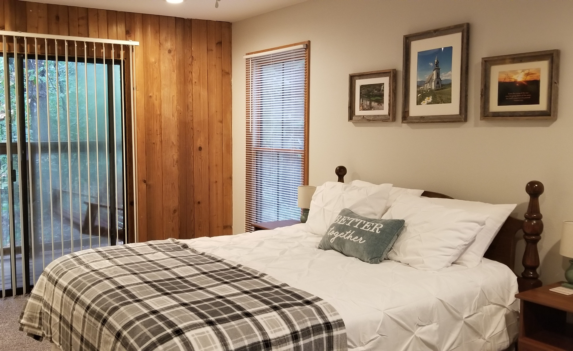 With 2 bedrooms, 2 baths, and 3 hide-a-beds, Mutton Creek Getaway can accommodate 10 people.