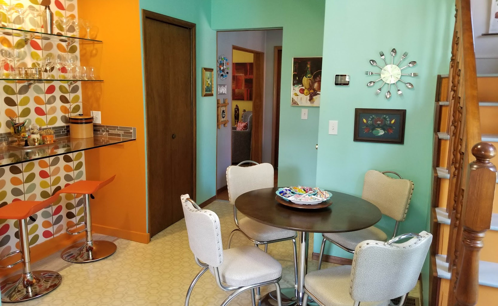 The kitchen and bar