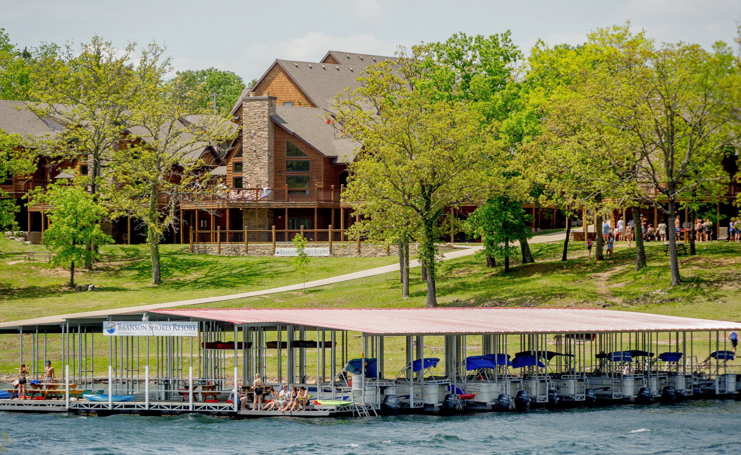 Table Rock Lake Cabins - 2-10 bedroom, Free Pontoon Boat