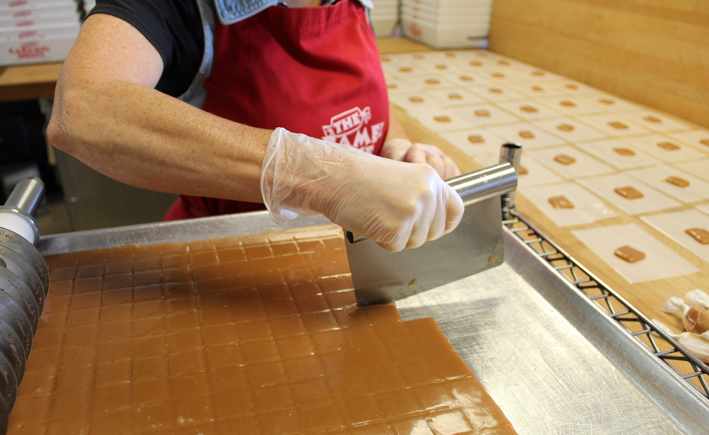 Cutting Caramel