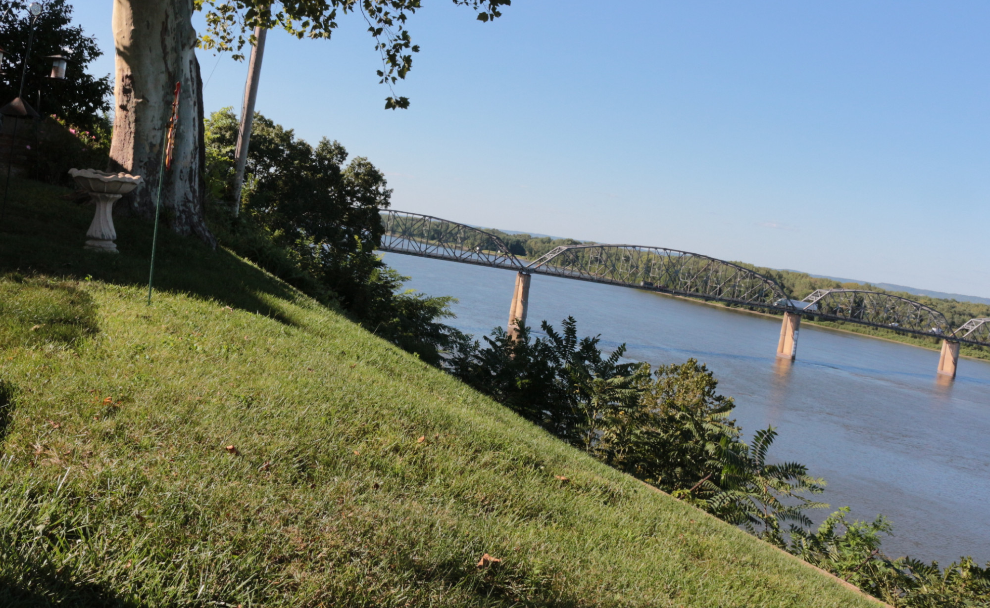 The Champ Clark Bridge, built 1926.