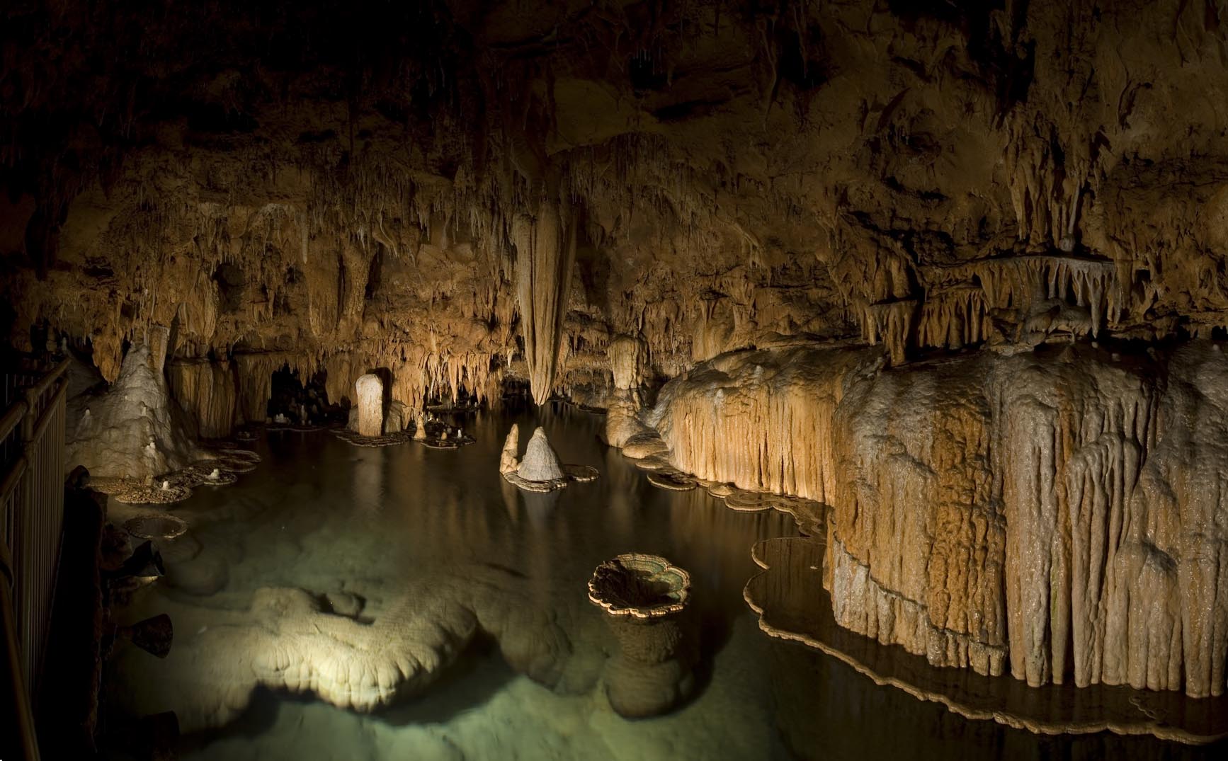 Onondaga Cave