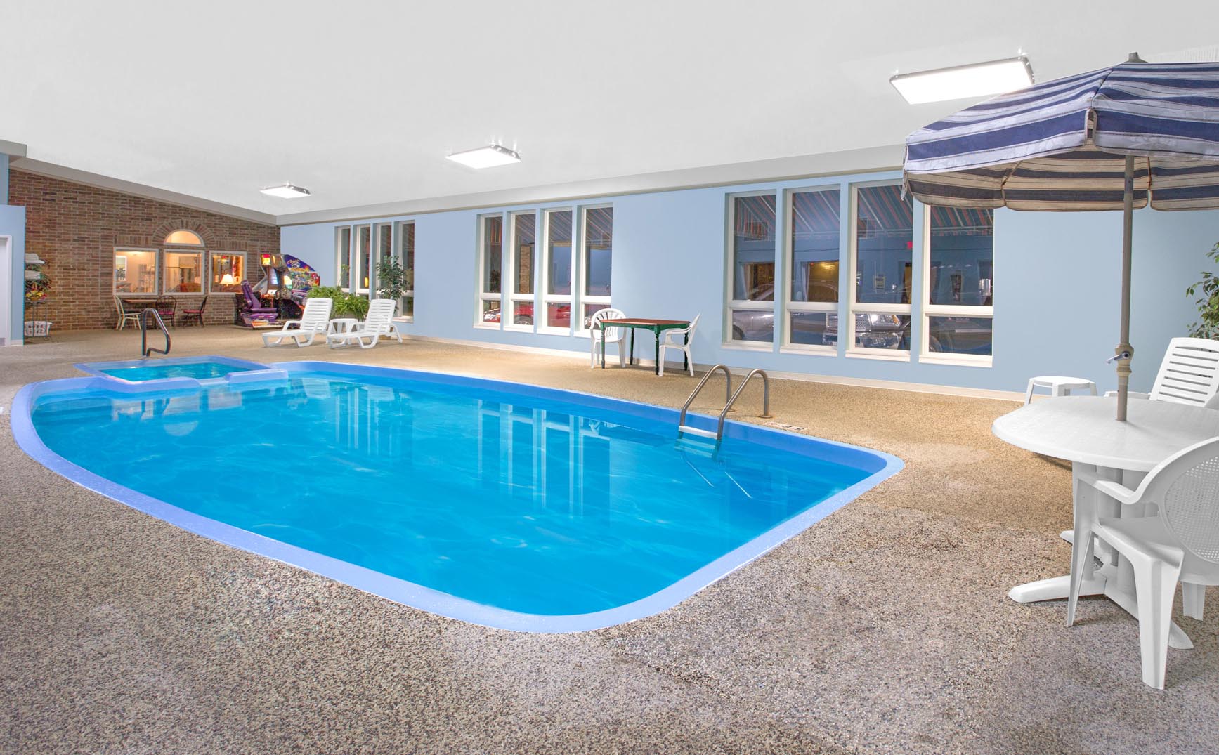Bethany Super 8 Pool/Spa Room