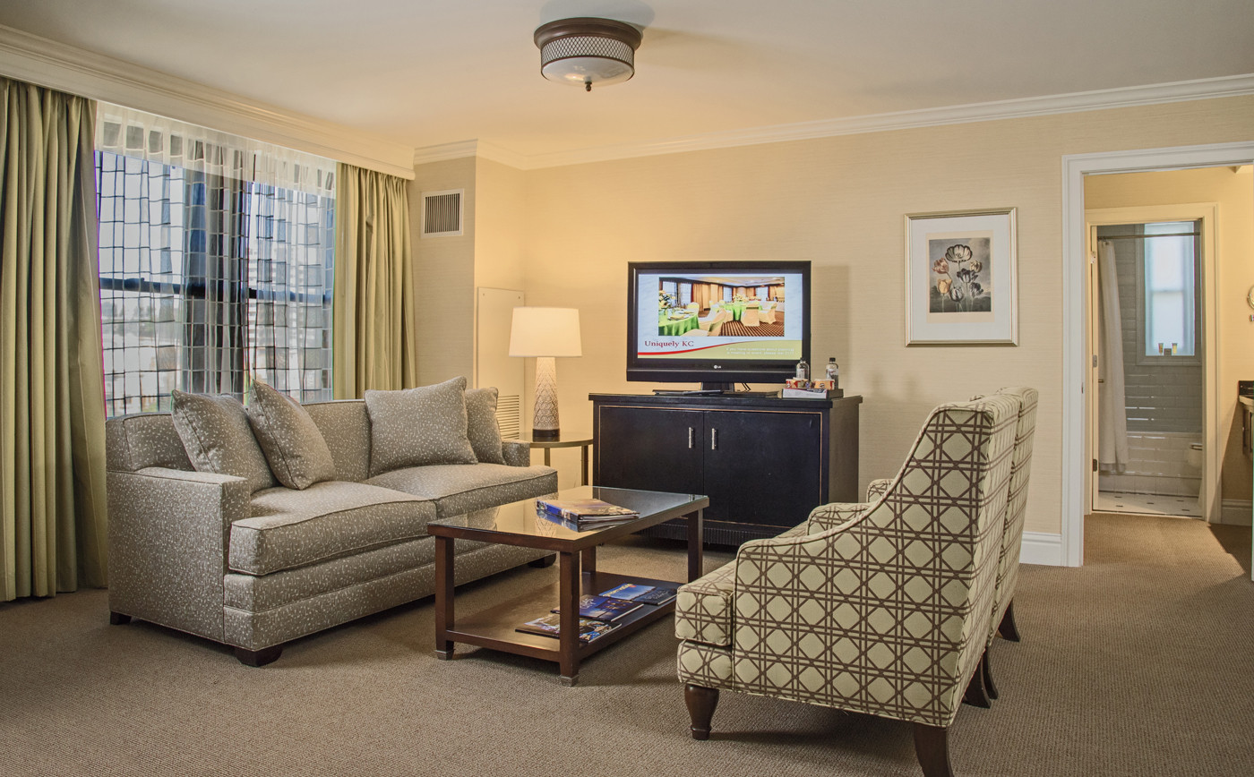Raphael Plaza Suite Parlor