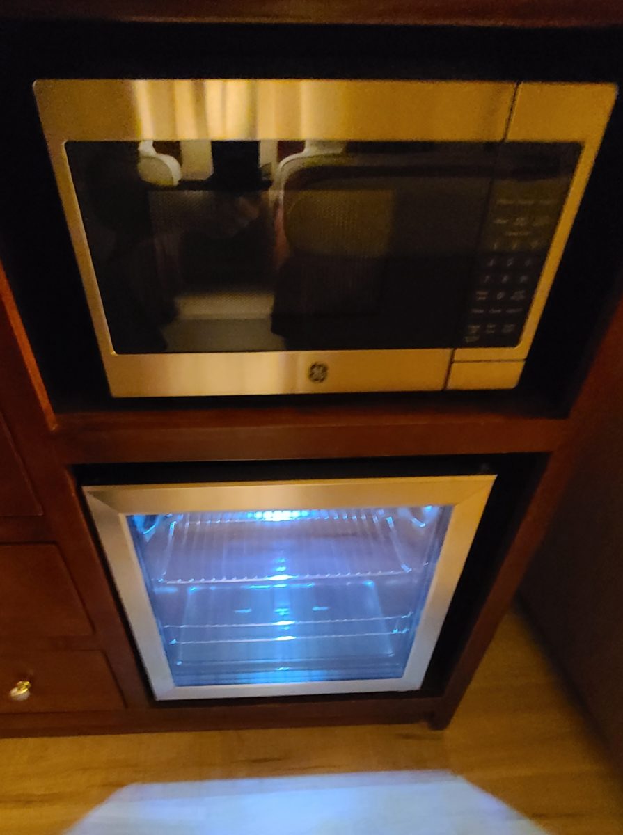 Microwave & Fridge
