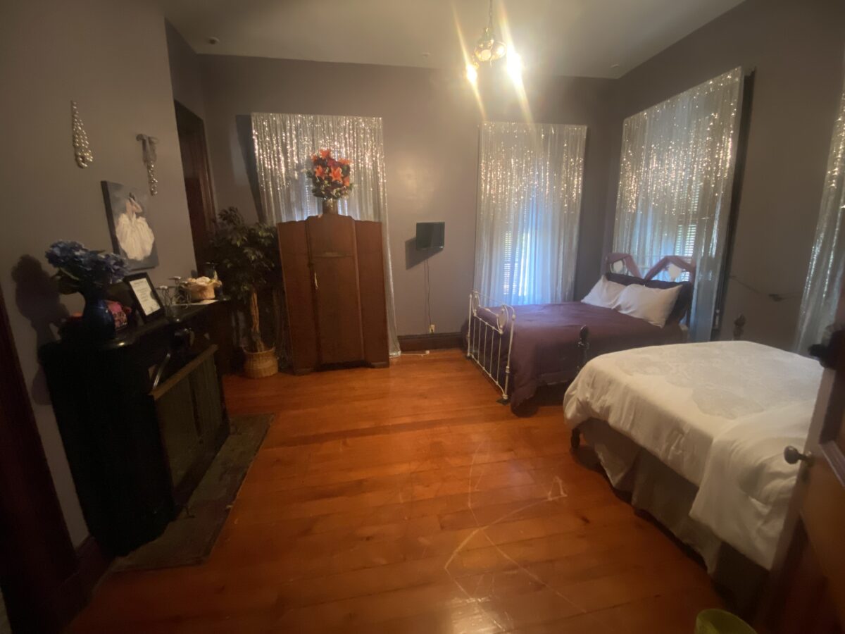 Karbelle Mansion NW Bedroom