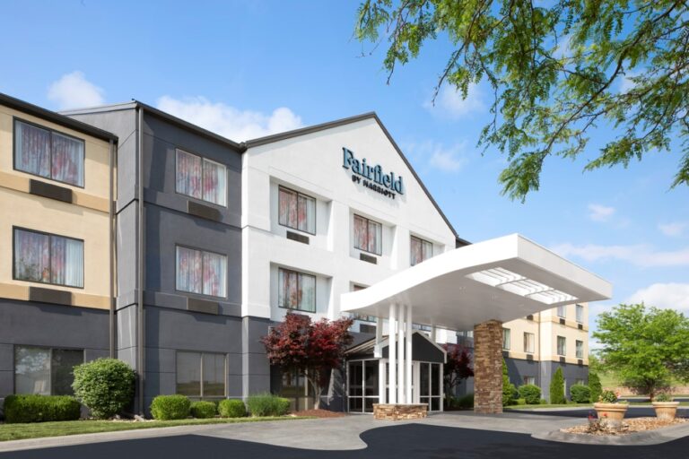 Fairfield by Marriott St. Robert