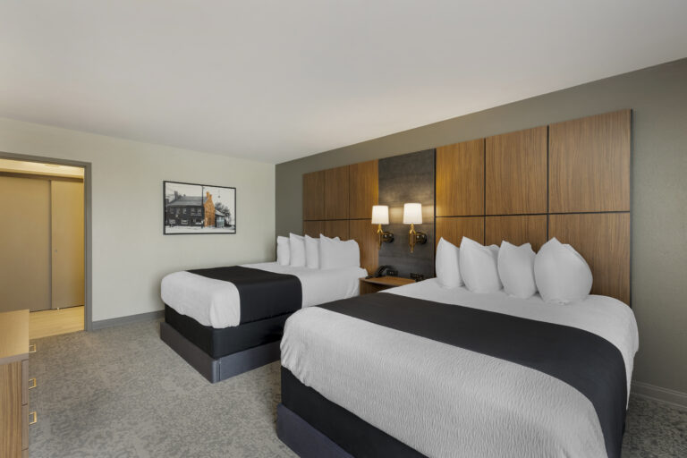 Two queen beds two room suite