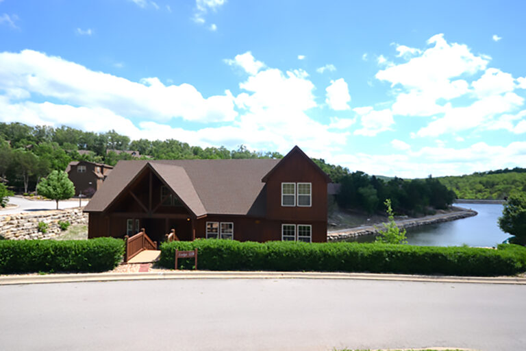 Family Funtimes 4-Br, 4Ba Lakefront Cabin Lodge 119 Exterior