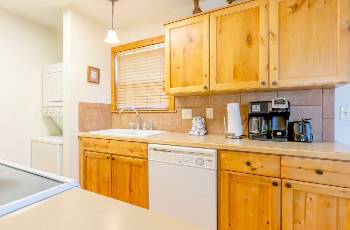 Stonebridge Lodge 73B Kitchen Laundry