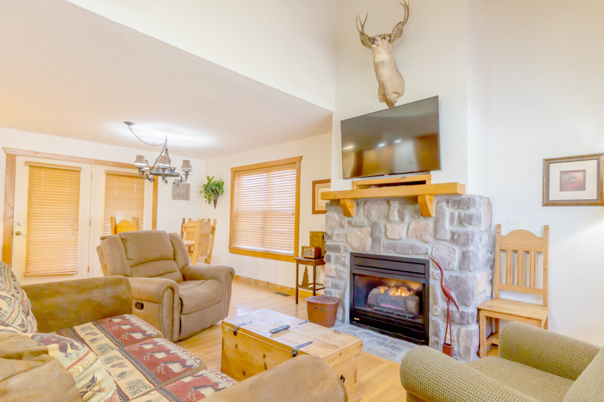 Stonebridge Lodge 73B Living Room 2