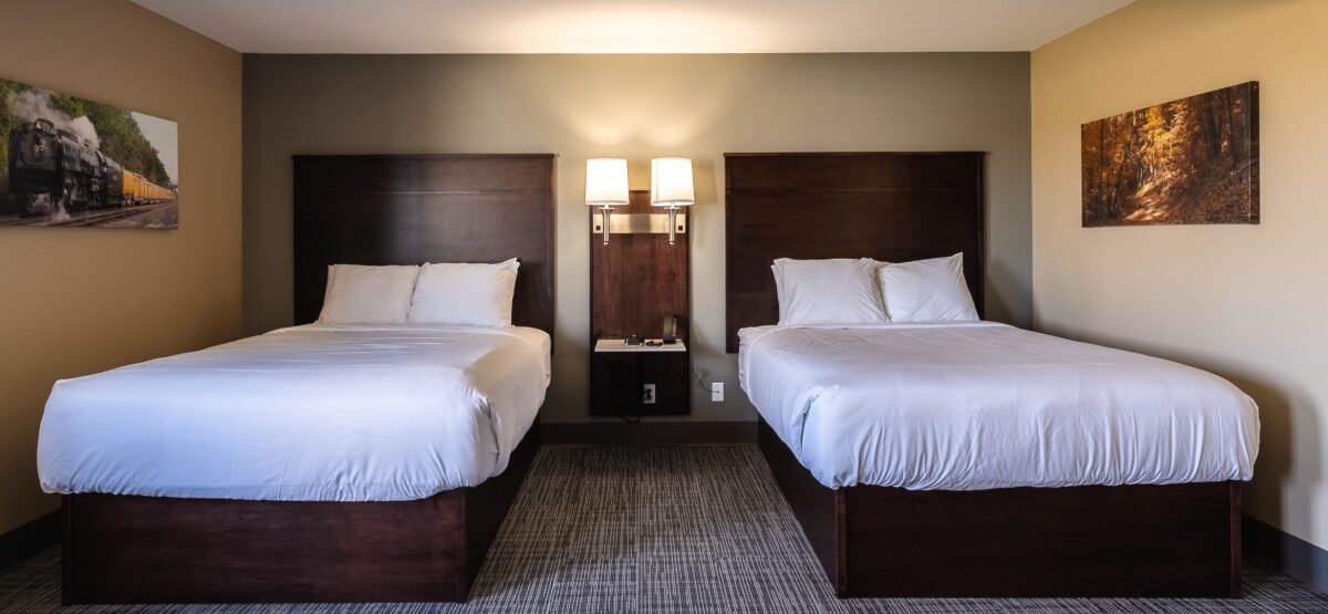 Double Queen Guestroom
