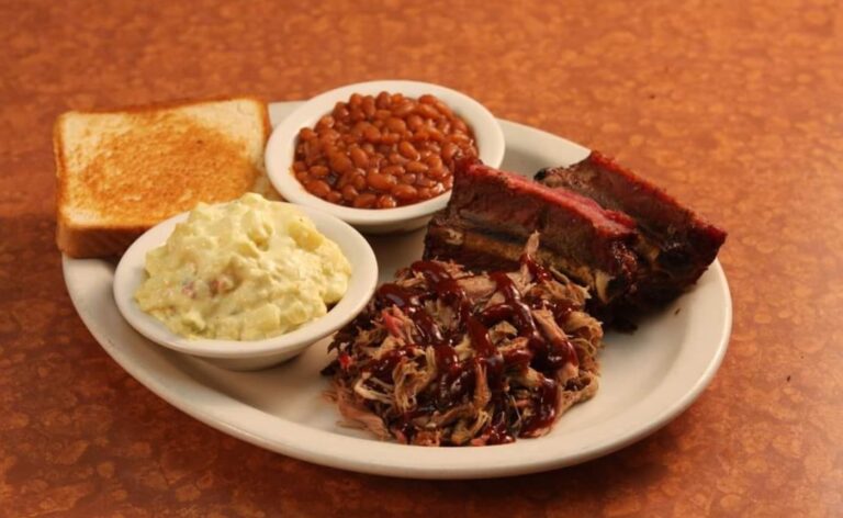A full plate of food at Dexter Bar-B-Que.