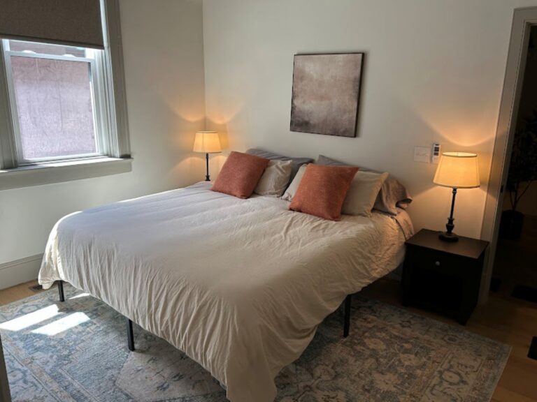 Bedroom, king bed