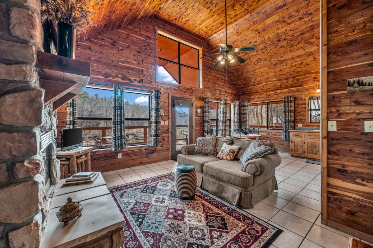 Romantic treehouse style cabin overlooking the North Fork River in the Missouri Ozarks