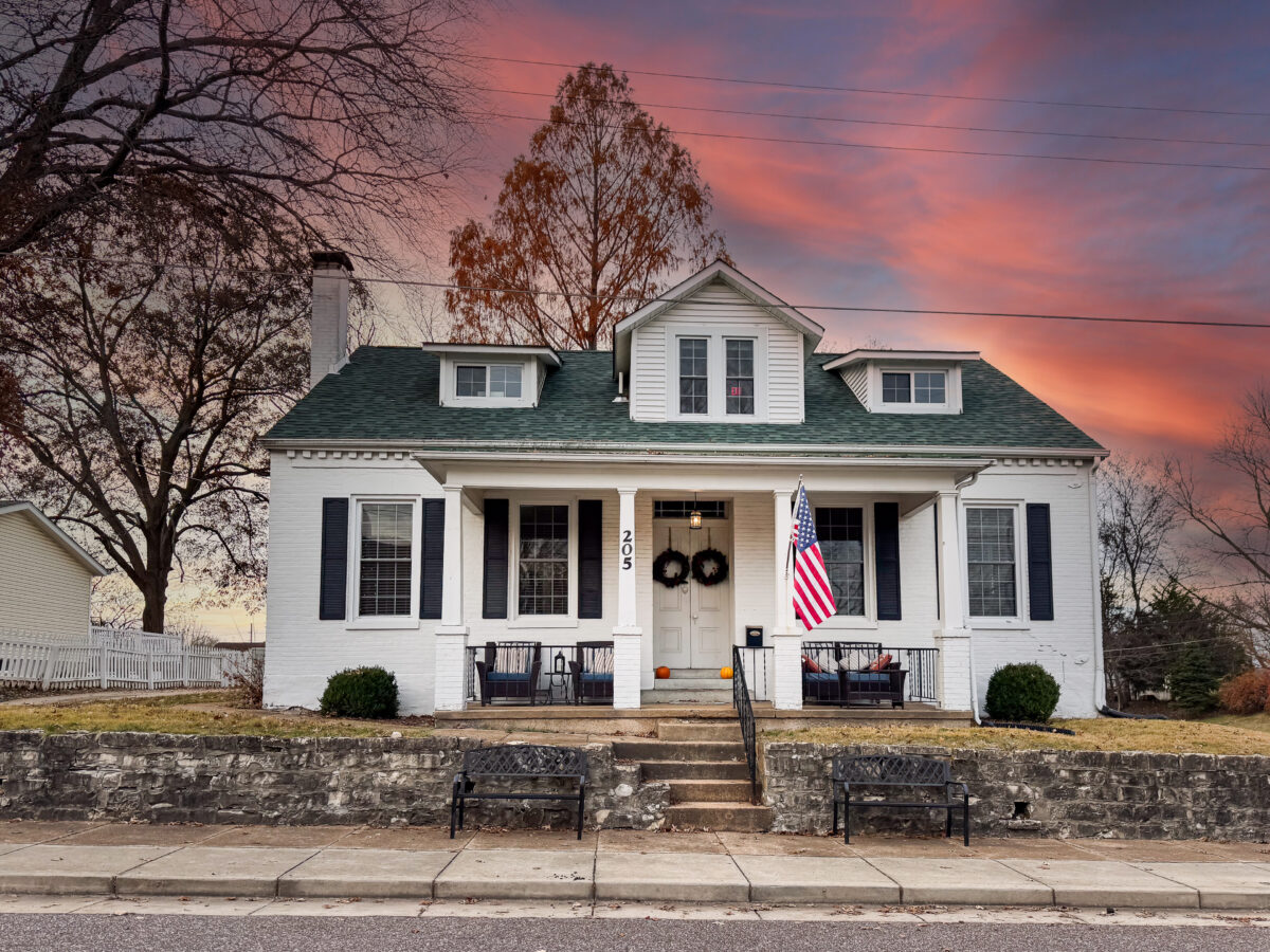 Aussie Cottage dog friendly vacation home rental downtown Washington Missouri