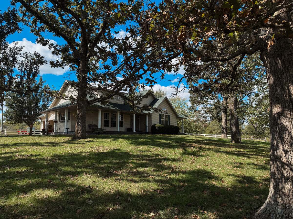 Exterior of the River House at Cedar Bluff Farms near Springfield, MO