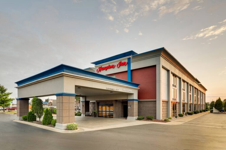 Hampton Inn Building Exterior