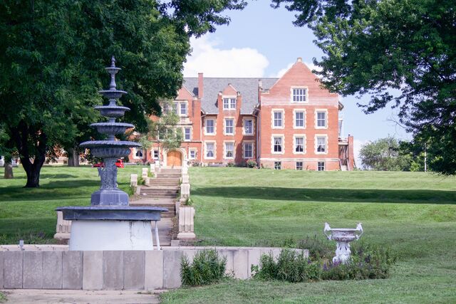 The Belvoir Winery is a stately brick building that dates back to 1900.